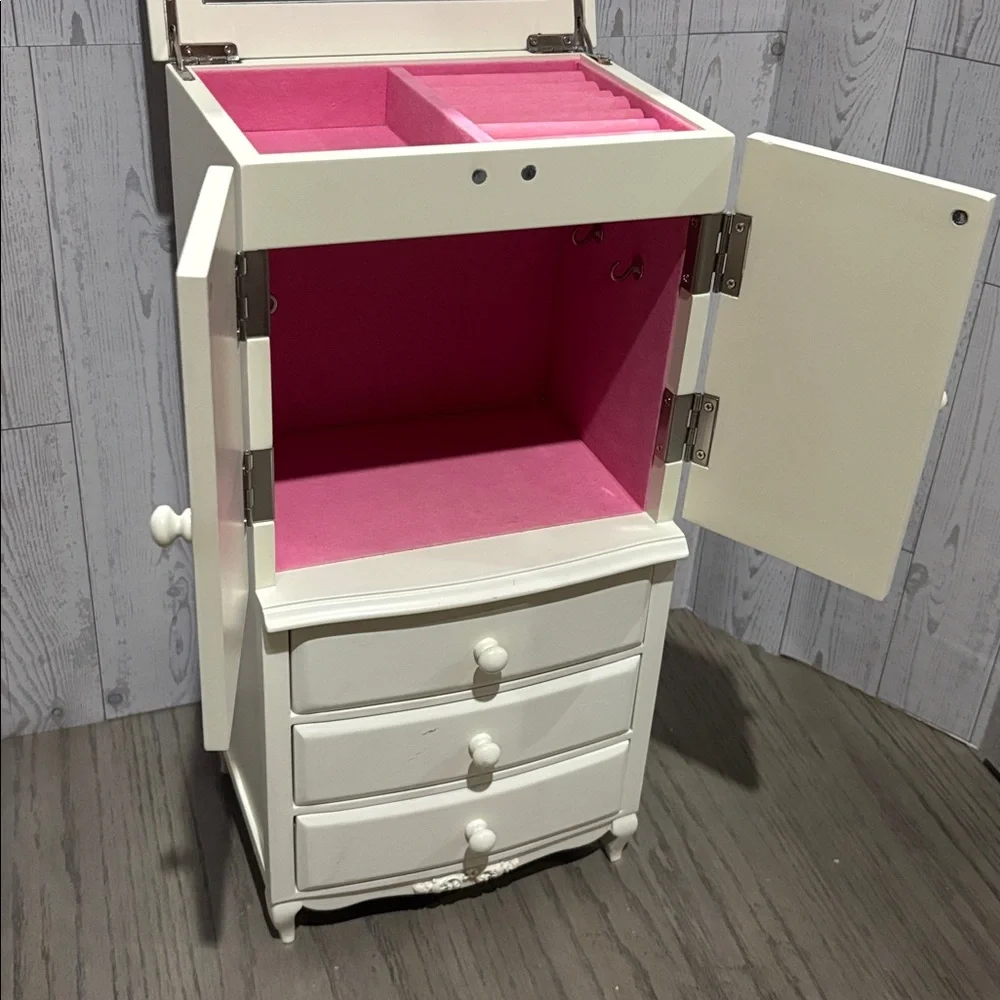 Pottery born Teen Wooden Jewelry Box Tower